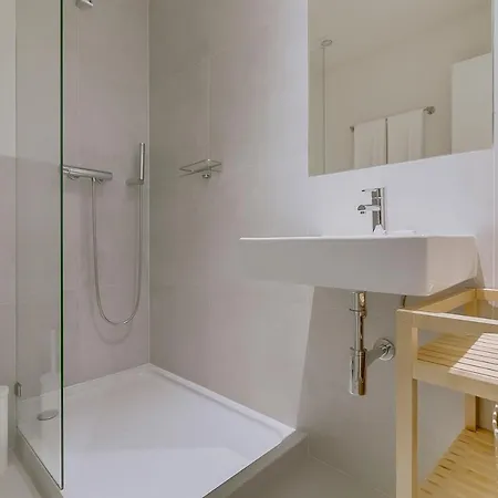 Flh Salitre Modern Garden Apartment Apartment *